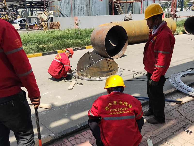 1638195155704451.jpg !DN1200煤氣管道帶壓開(kāi)孔順利完成!.jpg